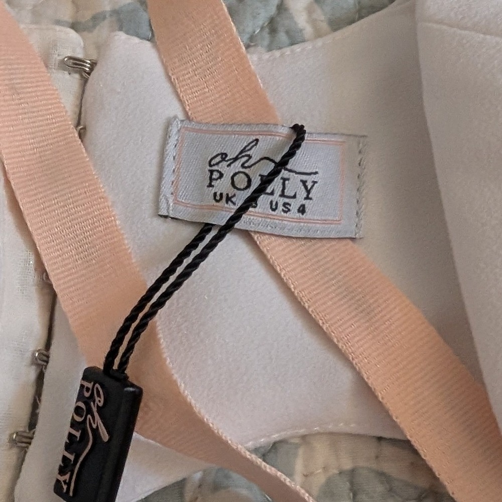 Oh Polly Adelia White Heart Cut Out Bodycon Mini Dress Bridal US 4 NEW going out - Picture 6 of 10